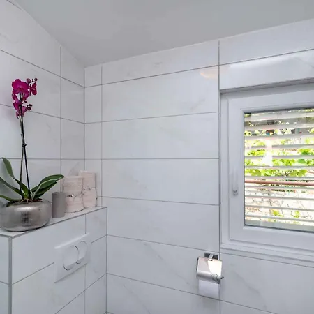 In Okrug Gornji 6139 *